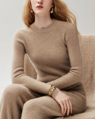 Figurnahes Stricktop aus 100 % Kaschmir mit Rundhalsausschnitt