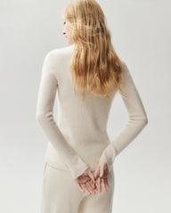 Figurnahes Stricktop aus 100 % Kaschmir mit Rundhalsausschnitt