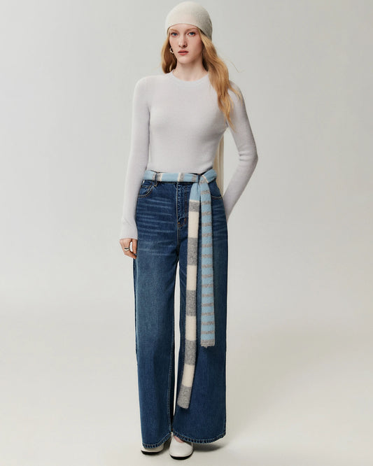 Figurnahes Stricktop aus 100 % Kaschmir mit Rundhalsausschnitt