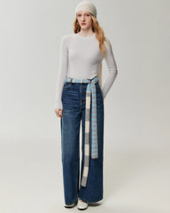 Figurnahes Stricktop aus 100 % Kaschmir mit Rundhalsausschnitt