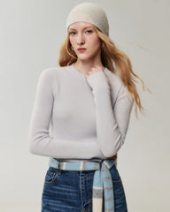 Figurnahes Stricktop aus 100 % Kaschmir mit Rundhalsausschnitt