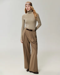 Rollkragenpullover aus 100 % Kaschmir mit Rippstrick