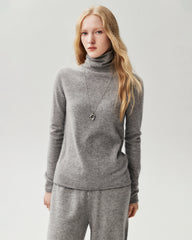 Lockerer Rollkragenpullover aus 100 % Kaschmir mit Rollkanten