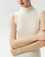 Ärmelloses Kaschmir-Rippstricktop aus 100 % Kaschmir mit Stehkragen