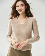 Pullover aus 100 % Kaschmir mit V-Ausschnitt und Rippstrick