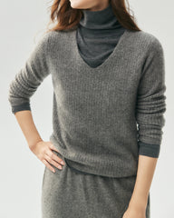 Pullover aus 100 % Kaschmir mit V-Ausschnitt und Rippstrick