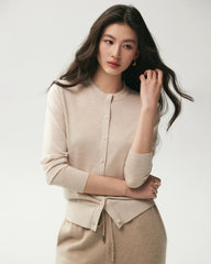 Strickjacke aus 100 % Merinowolle mit Knopfleiste