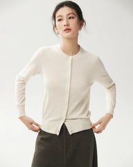 Strickjacke aus 100 % Merinowolle mit Knopfleiste