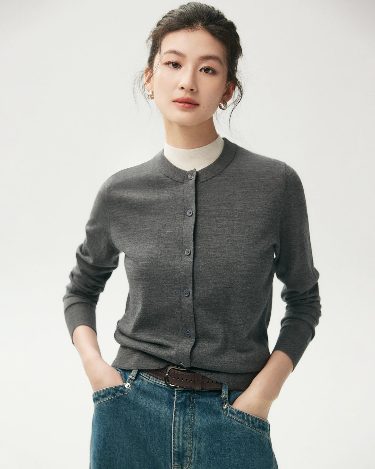 Strickjacke aus 100 % Merinowolle mit Knopfleiste