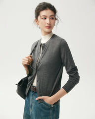 Strickjacke aus 100 % Merinowolle mit Knopfleiste