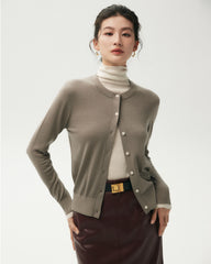 Strickjacke aus 100 % Merinowolle mit Knopfleiste