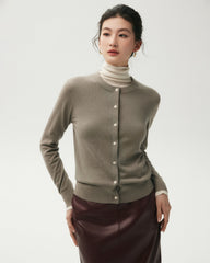 Strickjacke aus 100 % Merinowolle mit Knopfleiste