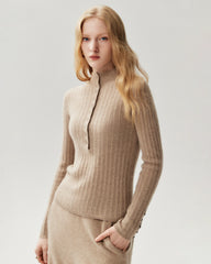 Figurbetontes Stricktop aus 100 % reinem Kaschmir mit Knopfmanschetten