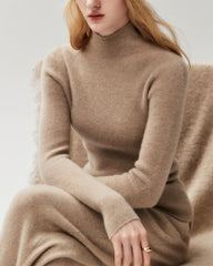 Figurnaher Pullover aus 100 % reinem Kaschmir mit hohem Kragen