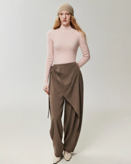 Figurnaher Pullover aus 100 % reinem Kaschmir mit hohem Kragen