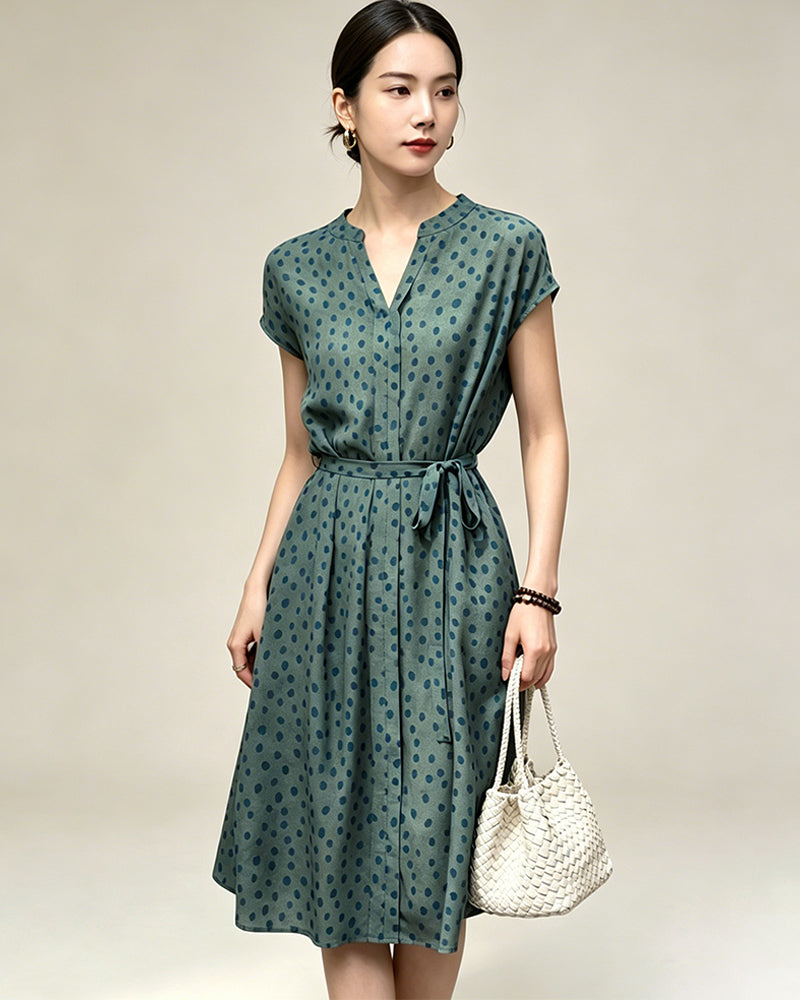 19 Momme Seidenkleid in A-Linie mit Gürtel und Punkten