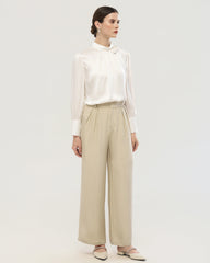 Seidenbluse aus 19 Momme mit handgefertigtem Rosendetail