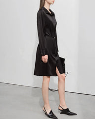 22 Momme Seiden-Midikleid mit Gürtel und langen Ärmeln