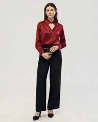22 Momme Seidenbluse mit Cut-out-Kragen und langen Ärmeln