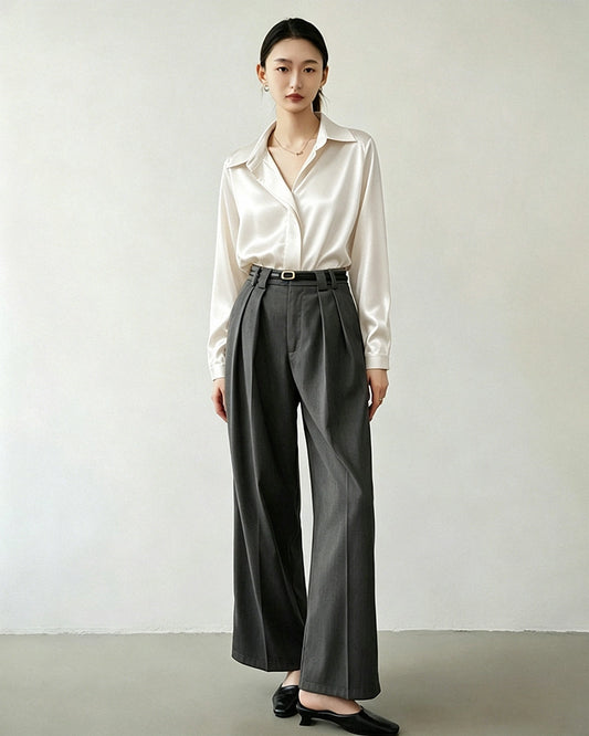 22 Momme Seidenbluse mit verdeckter Leiste und elegantem Design