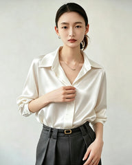 22 Momme Seidenbluse mit verdeckter Leiste und elegantem Design