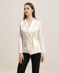 Seidenbluse mit langen Ärmeln und Gürtel