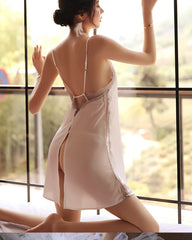 Seidennachthemd mit Rückenschnürung