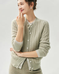 Kaschmir-Seiden-Cardigan mit Zopfmuster