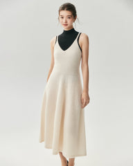 Kaschmir-Seiden-Maxikleid in A-Linie mit V-Ausschnitt