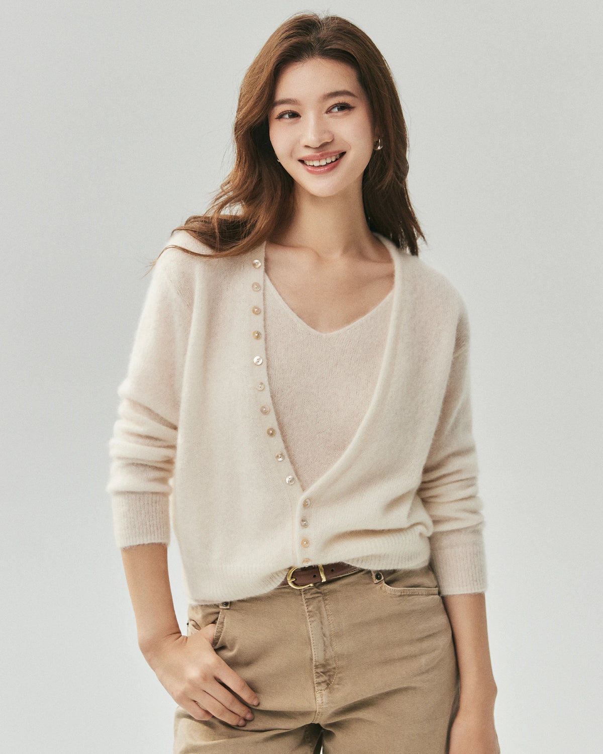 Kaschmir-Seide-Set mit V-Ausschnitt-Cardigan und Camisole