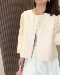 Kurzer Blazer aus Seide und Wolle