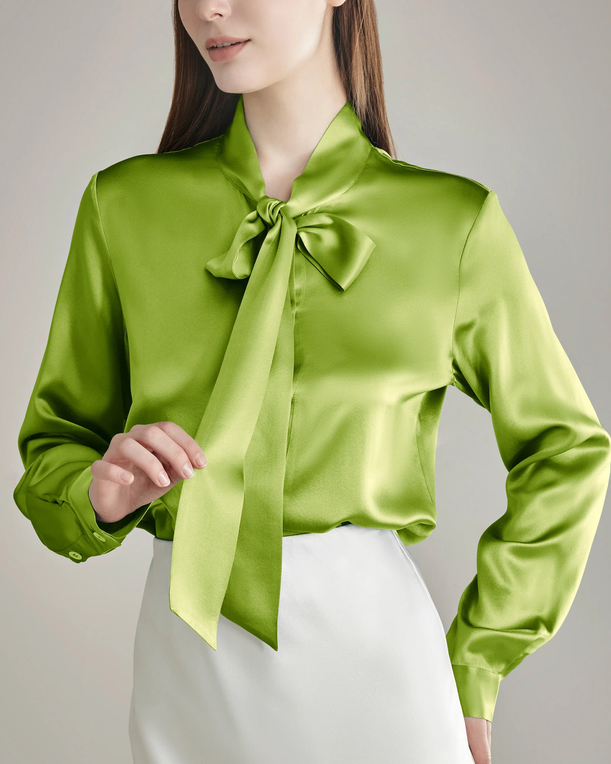Elegante Seidenbluse mit Schleife