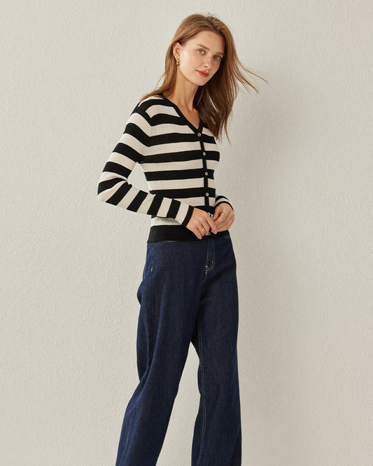 Klassische gestreifte Cardigan mit V-Ausschnitt