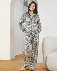 Seidenpyjama-Set mit Blumenmuster und langen Ärmeln