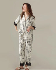 Seidenpyjama-Set mit Blumenmuster und kurzen Ärmeln