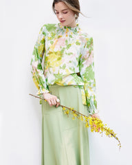 Seidenbluse mit Rüschen und Blumenmuster