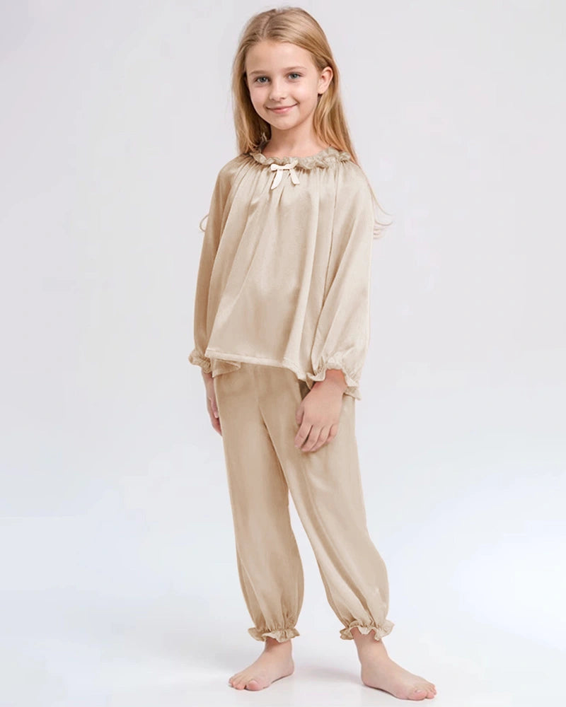 Seidenpyjama für Mädchen mit Rüschen