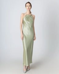 Langes Seidenkleid mit Halsbändern