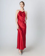 Langes Seidenkleid mit Halsbändern