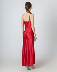 Langes Seidenkleid mit Halsbändern
