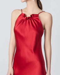 Langes Seidenkleid mit Halsbändern