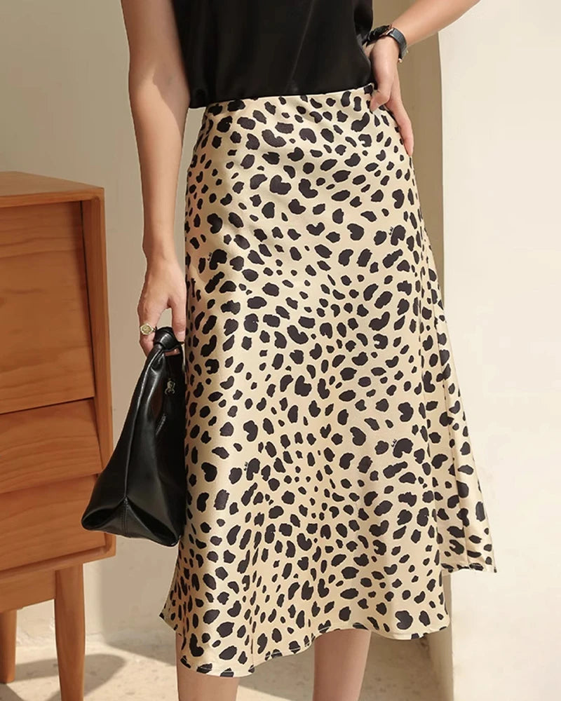 100% Seiden-Midi-Rock mit Leopard-Muster