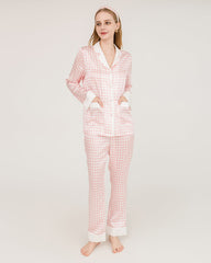 Seiden-Schlafanzüge mit Houndstooth-Muster und Swarovski-Knöpfen