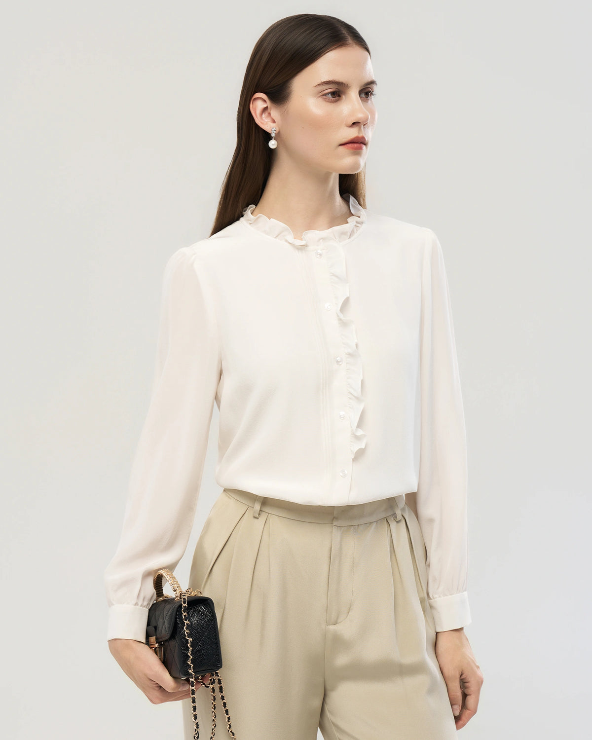 Langärmelige Seidenbluse mit Rüschendetail
