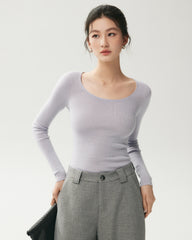 Pullover aus 100 % Merinowolle mit weitem Ausschnitt