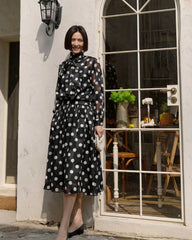 Seidenbluse & Rock mit Punkten