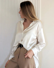 Gespannte Oversized Seidenbluse mit abfallenden Schultern Ivory