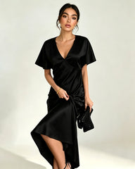 Satin-Triacetat Maxikleid mit Fledermausärmeln und Slip-Silhouette