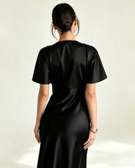 Satin-Triacetat Maxikleid mit Fledermausärmeln und Slip-Silhouette