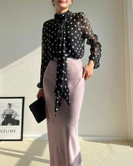 Transparente Seidenbluse mit Polka-Dots